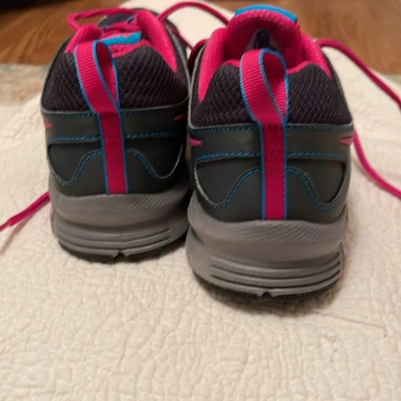 Nike Alvord 10, size 9, women’s sneaker. Black-gray-pink. Very good condition. - Picture 7 of 8
